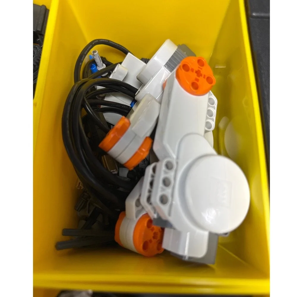 LEGO Mindstorms NXT 2.0 8547 Robot Set w/ NXT Brick Manual Disc Case Powers On